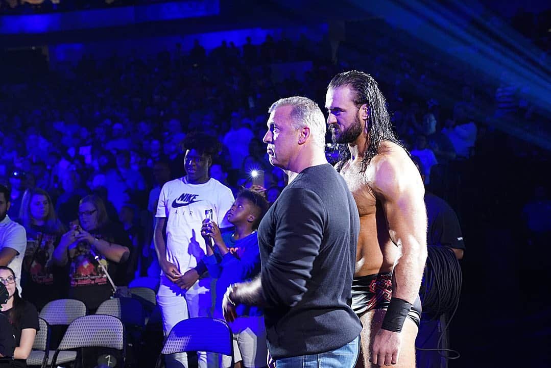 WWEさんのインスタグラム写真 - (WWEInstagram)「#ThePhenom @undertaker answered the call of @shanemcmahonwwe & @dmcintyrewwe on #Raw!」7月2日 10時24分 - wwe