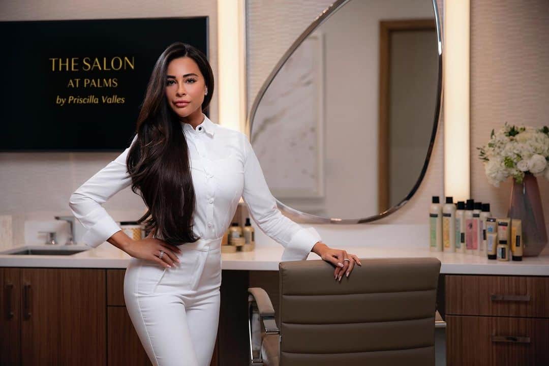 Palms Casino Resortのインスタグラム：「The Salon by @priscillavalles is now open at PALMS. For bookings call: 702.942.6865」