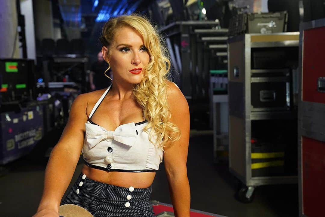 WWEさんのインスタグラム写真 - (WWEInstagram)「Victorious. @laceyevanswwe defeats @natbynature on #Raw and made a statement going towards #ExtremeRules!」7月2日 10時41分 - wwe