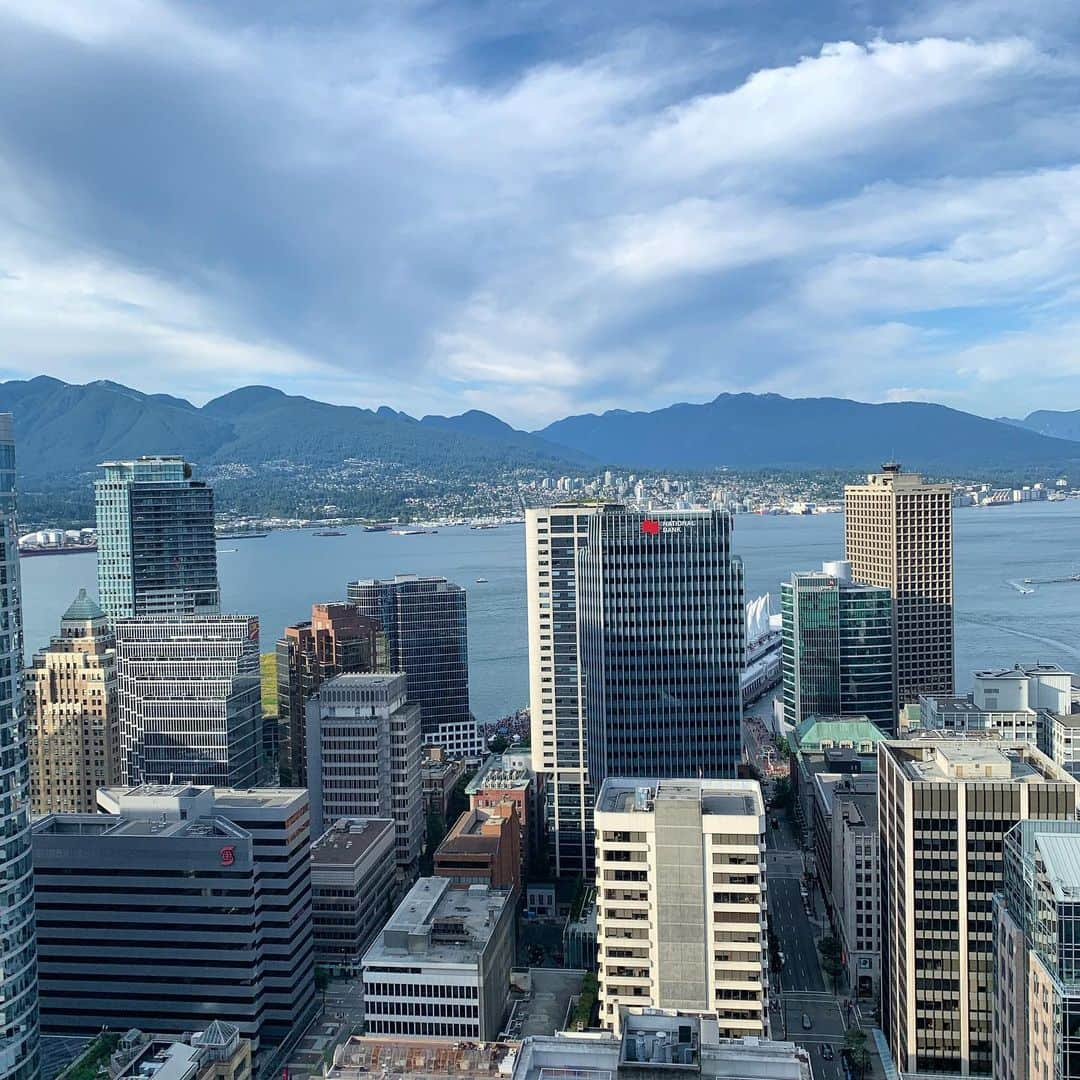 ケイティ・キャシディさんのインスタグラム写真 - (ケイティ・キャシディInstagram)「#Vancouver You’ve been missed!」7月2日 10時50分 - katiecassidy