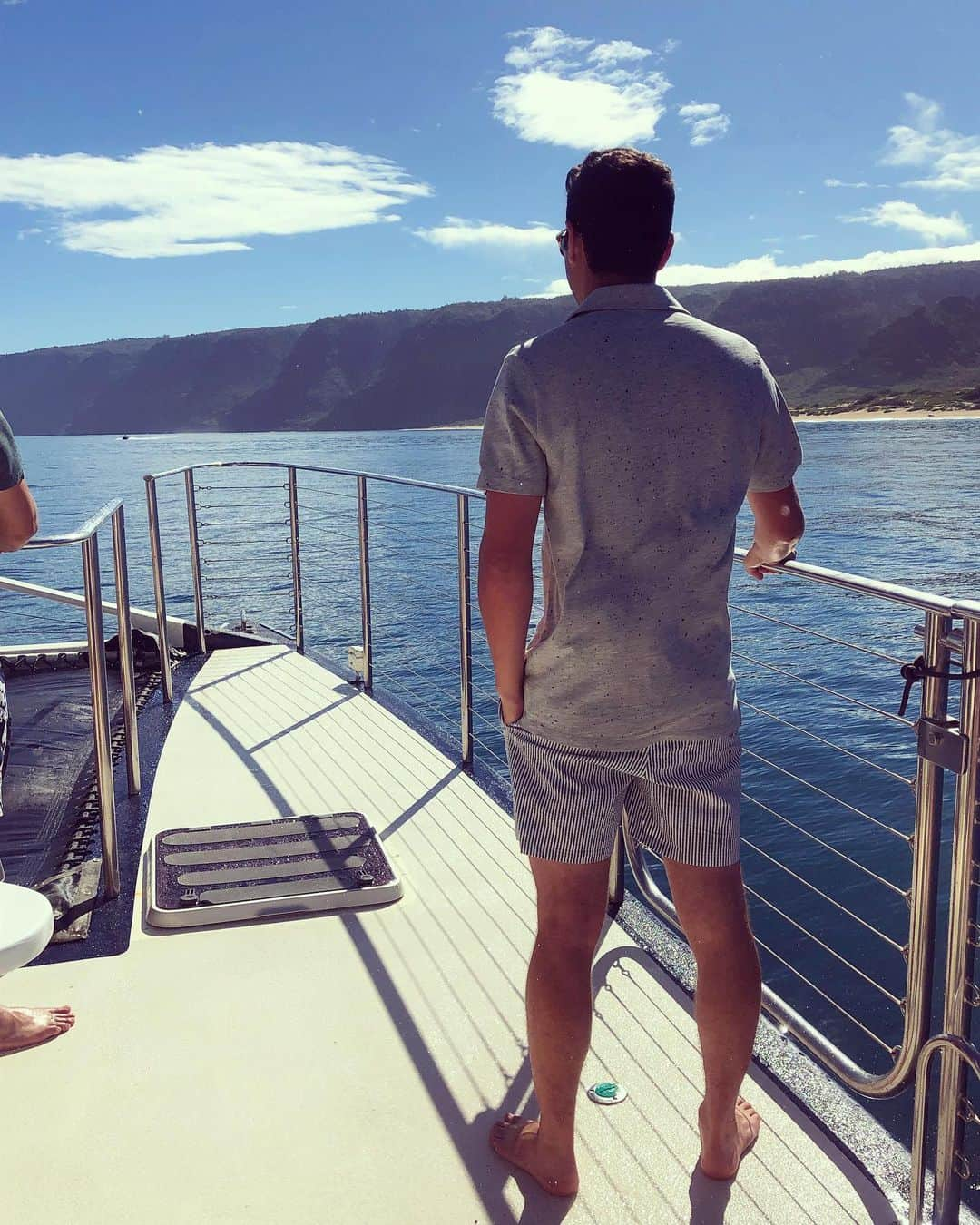 サマンサ・シザーリオさんのインスタグラム写真 - (サマンサ・シザーリオInstagram)「Lots of splashing & fun on our catamaran through the Napali coast this morning! Of course the dolphins were my favorite part 🐬 cuties!」7月2日 10時58分 - sammi.kramer