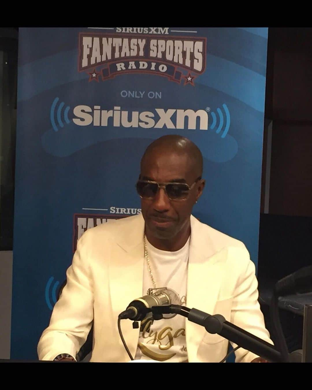 リサ・アンさんのインスタグラム写真 - (リサ・アンInstagram)「My 2nd time getting to interview the 1 & only @ohsnapjbsmoove This pic is from #SB50 & the 2nd is from this weeks interview coming up next @siriusxmfantasy w @aron88 Sirius210 XM87 & @siriusxm app 💥」7月2日 11時32分 - thereallisaann