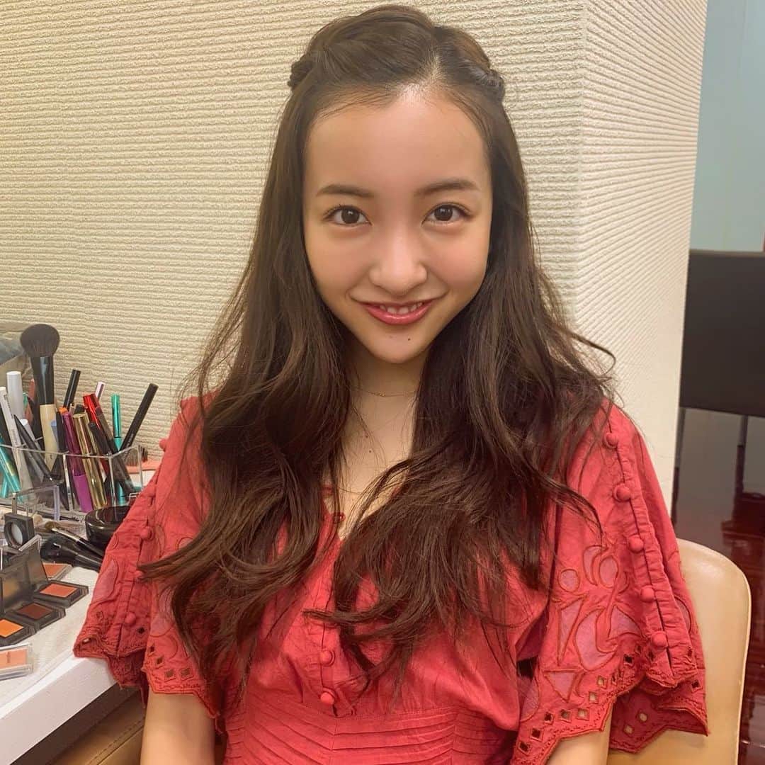 高橋有紀のインスタグラム：「昨日の撮影のともちん🍒 @tomo.i_0703  #hairmake  #osakana_yuki」