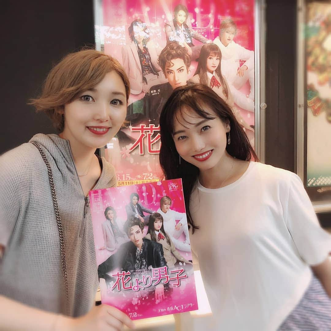 華耀きらりさんのインスタグラム写真 - (華耀きらりInstagram)「花組『花より男子』観てきましたよぉ 終始キュンキュンの時間でしたー✨✨ 宝塚にぴったりな作品過ぎて. 何故今までやらなかったのだろ？. と思うほどでした🤔 . 道明寺役のれい!素晴らしかった💐. 道明寺そのものでした💐 . 麗しのぴーちゃんにも会えましたよん📷変わらずに素直な彼女にも癒されました✨✨✨✨ . #花組 #赤坂ACTシアター #宝塚#花より団子#柚香光 #鳳真由#キュンキュンの連続」7月2日 11時45分 - hi__kirari_kayo