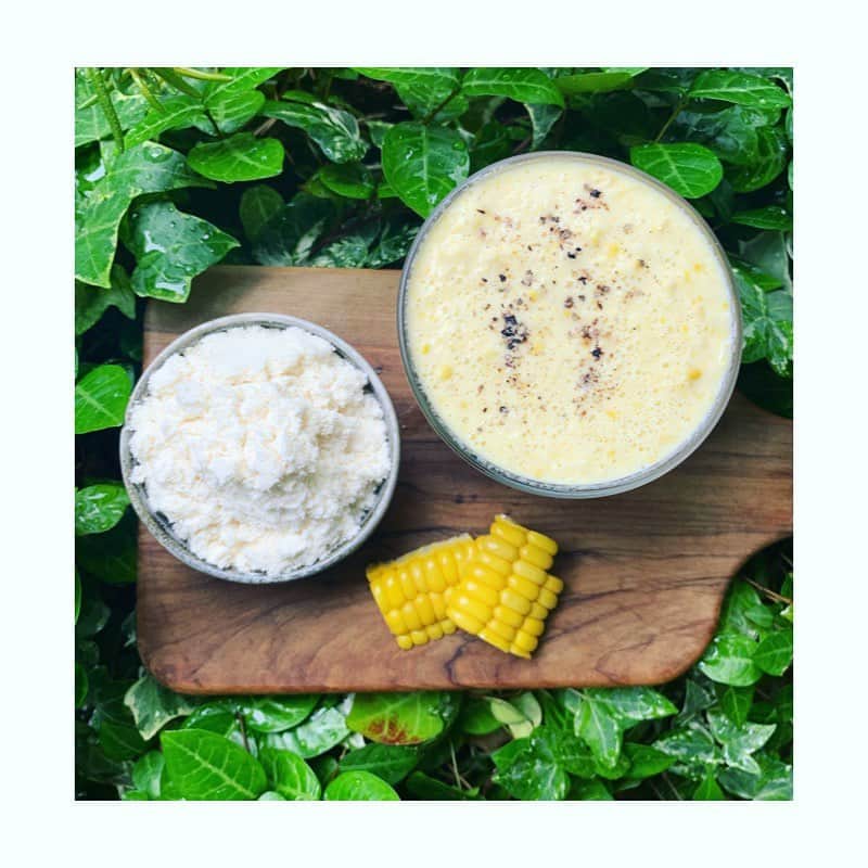 市橋有里のインスタグラム：「とうもろこし🌽の季節到来♪以前から絶対に相性いいなと思っていたのでさっそく冷製コーンポタージュにホエイプロテインを入れてみました。あうあう😋腹持ちもいいので一食置き換えにもぴったり。さぁ、午後もがんばろ♪ ・ #ホエイ  #ホエー  #whey  #ホエイたんぱく #ホエイタンパク #乳清 #ホエイパウダー #ホエイプロテイン  #ホエイで元気 #筋力アップ  #高タンパクダイエット #ホエイダイエット #wheyprotein  #運動後のホエイ #とうもろこし #コーンポタージュ #instagood  #instafood」