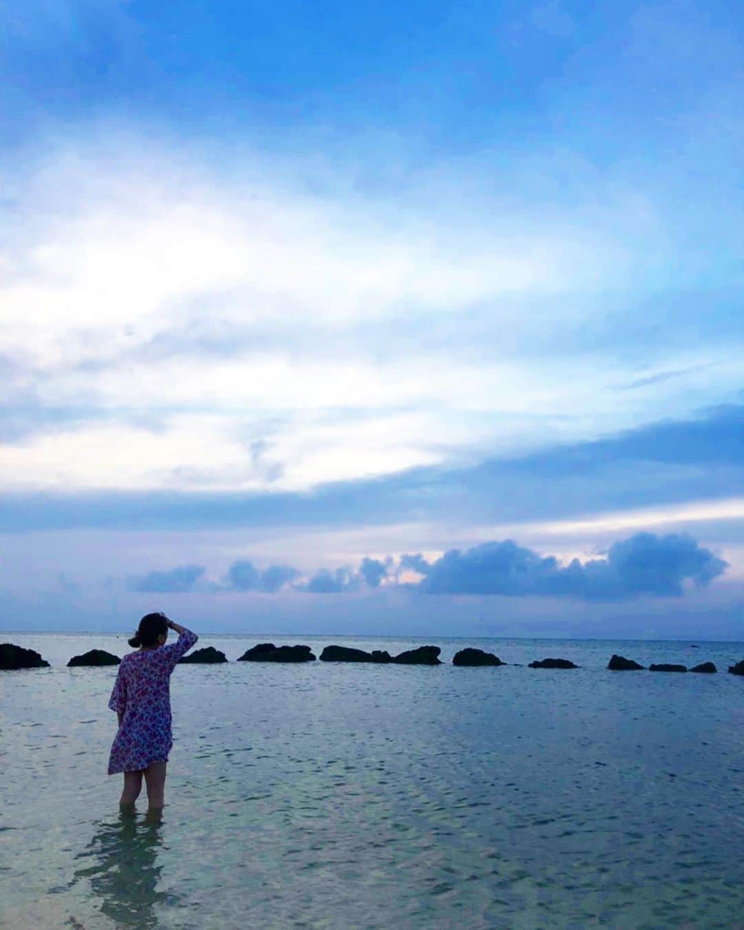 宏実のインスタグラム：「石垣島の思い出 -白保で日の出- （曇でした）  Memories in Ishigaki island -Sunrise at Shiraho beach- （was too cloudy）」