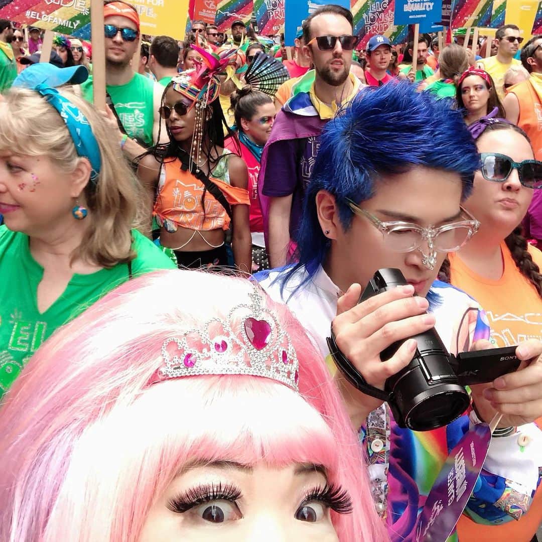 ジュン中山のインスタグラム：「Thank you so much for to put us on the list 🗽🇺🇸🏳️‍🌈my beautiful ✨goddess✨ @peppermint247 it was magical and incredible experience to walk ur @maccosmetics float!! I am so proud ! Also I met @jeremykoststudio by coincidence! I didn’t know he is working !!! It made me soooo happy too!! #maclovespride I was on #Maccosmetics heatherette commercial 10years ago.also I was making cotton candy at the launch party. I remembered so many memories of #maccosmetics then next day I was watching @poseonfx episode3  with perfidia and I saw peppermint such a talented acting!!! Amazing!! I had tears very emotional ❤️💕❤️💕❤️🌈😘😍 #instalove #instagood #lgbtq #worldpride2019 #nyc #loveislove #prideparadenyc #prideparade2019 #stonewall50」