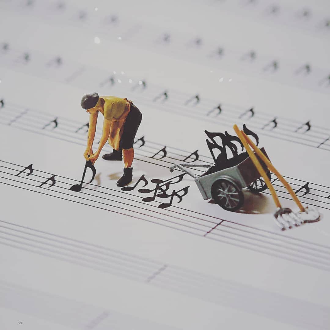 木村玲美さんのインスタグラム写真 - (木村玲美Instagram)「Digging up old songs♪  #miniaturelife展」7月2日 12時33分 - remmi_kimura