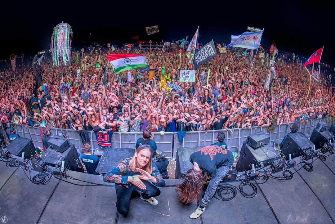 Zeds Deadさんのインスタグラム写真 - (Zeds DeadInstagram)「Wow that was incredible! Thank you so much Electric Forest! So good to be back. We felt the love last night 🙏」7月2日 12時35分 - zedsdead