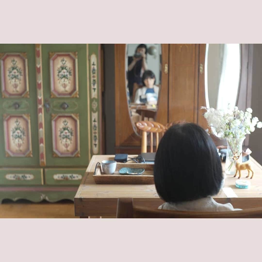花澄さんのインスタグラム写真 - (花澄Instagram)「わたしはパソコン作業中。 カアチャンは・・寝ちゃった。  #leica#leicam10p#summarit#summarit50#summarit50mm#oldlens#ライカ#ライカm10p#ズマリット#ズマリット50mm#オールドレンズ#tokyo#japan#oldlens_tokyo」7月2日 12時38分 - textisan