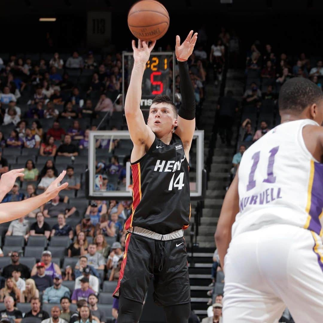 Miami HEATさんのインスタグラム写真 - (Miami HEATInstagram)「Nerves? Na.⁣ ⁣ 18 points, 5 3-pointers, in his #SummerHEAT debut.」7月2日 12時49分 - miamiheat