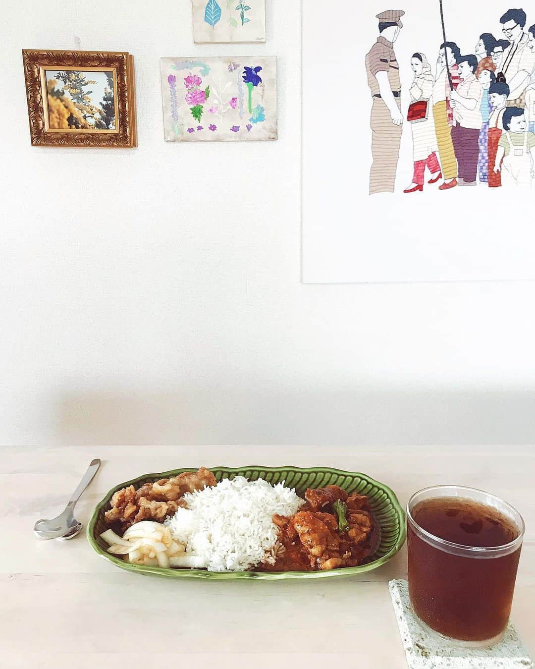 蓮沼千紘さんのインスタグラム写真 - (蓮沼千紘Instagram)「夫婦コラボプレート。🍽 . . カレーとバティマティライス👨‍🍳. 豚肉の唐揚げと玉ねぎのアチャール👩‍🍳. . いただきまーす🙏. . . #kitchen #diningroom  #lunch #curry」7月2日 13時22分 - knitchihiro