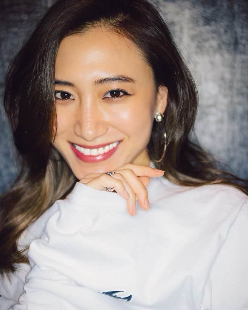 白雪のインスタグラム：「You know that smile. When I am eating Yakiniku yo🤤」