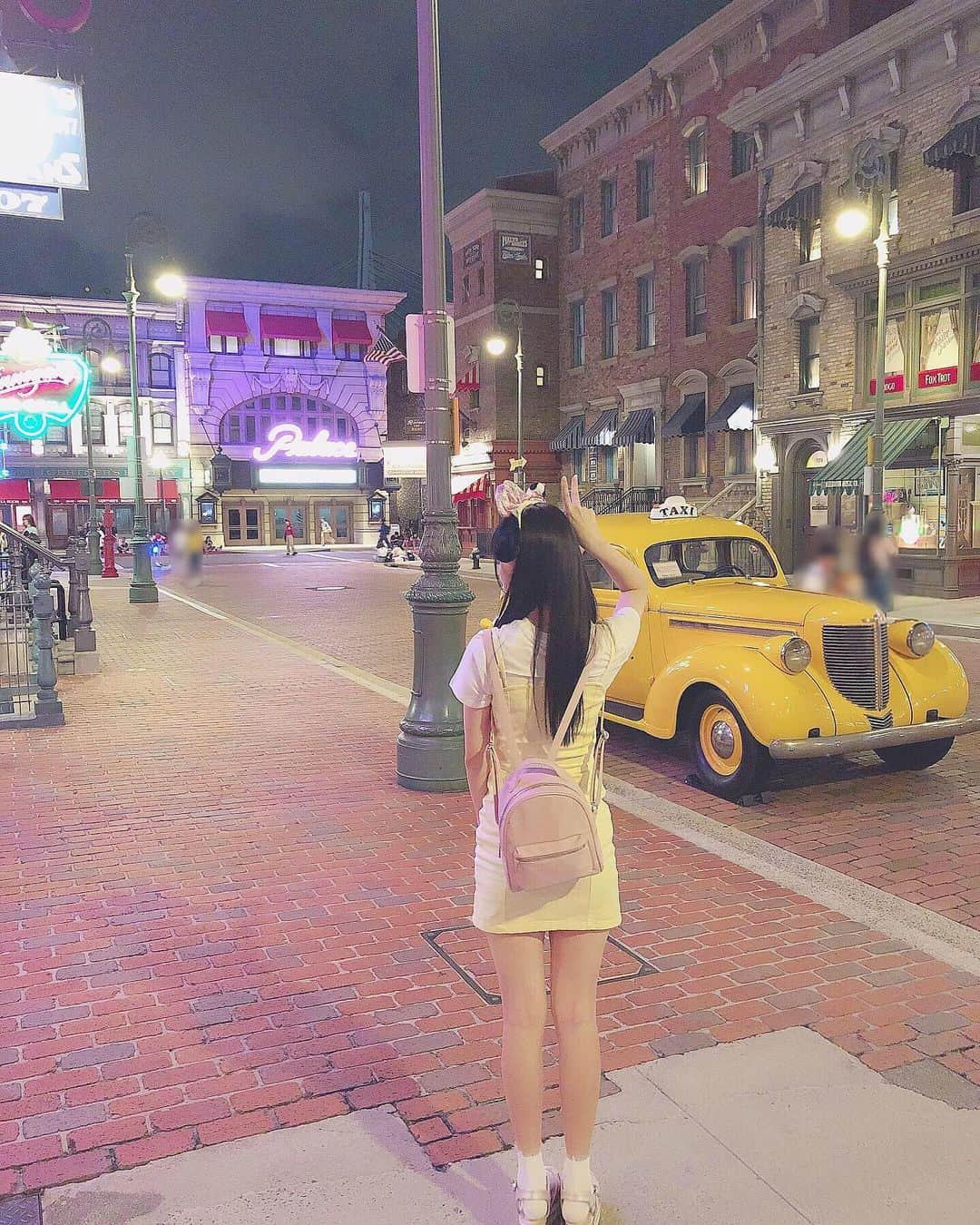 音嶋莉沙さんのインスタグラム写真 - (音嶋莉沙Instagram)「夜の雰囲気も好きだなぁ…🌃﻿ ユニバ投稿に付き合ってくれてありがと！！﻿ 後は、ツイッターに写真載せるね♡♡﻿ ﻿ ﻿ ﻿ ﻿ ﻿  #usj #ユニバ #ユニバーサルスタジオジャパン﻿」7月2日 14時01分 - otoshima_risa