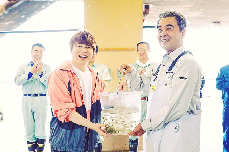 西川貴教のインスタグラム：「やっぱ地元の皆さんの笑顔が、僕にイナズマを続ける勇気と元気をくれる！是非そんな笑顔に逢いに、９月21、22日「イナズマロック フェス2019」にお越し下さい！ #IRF19 #イナズマロックフェス2019」
