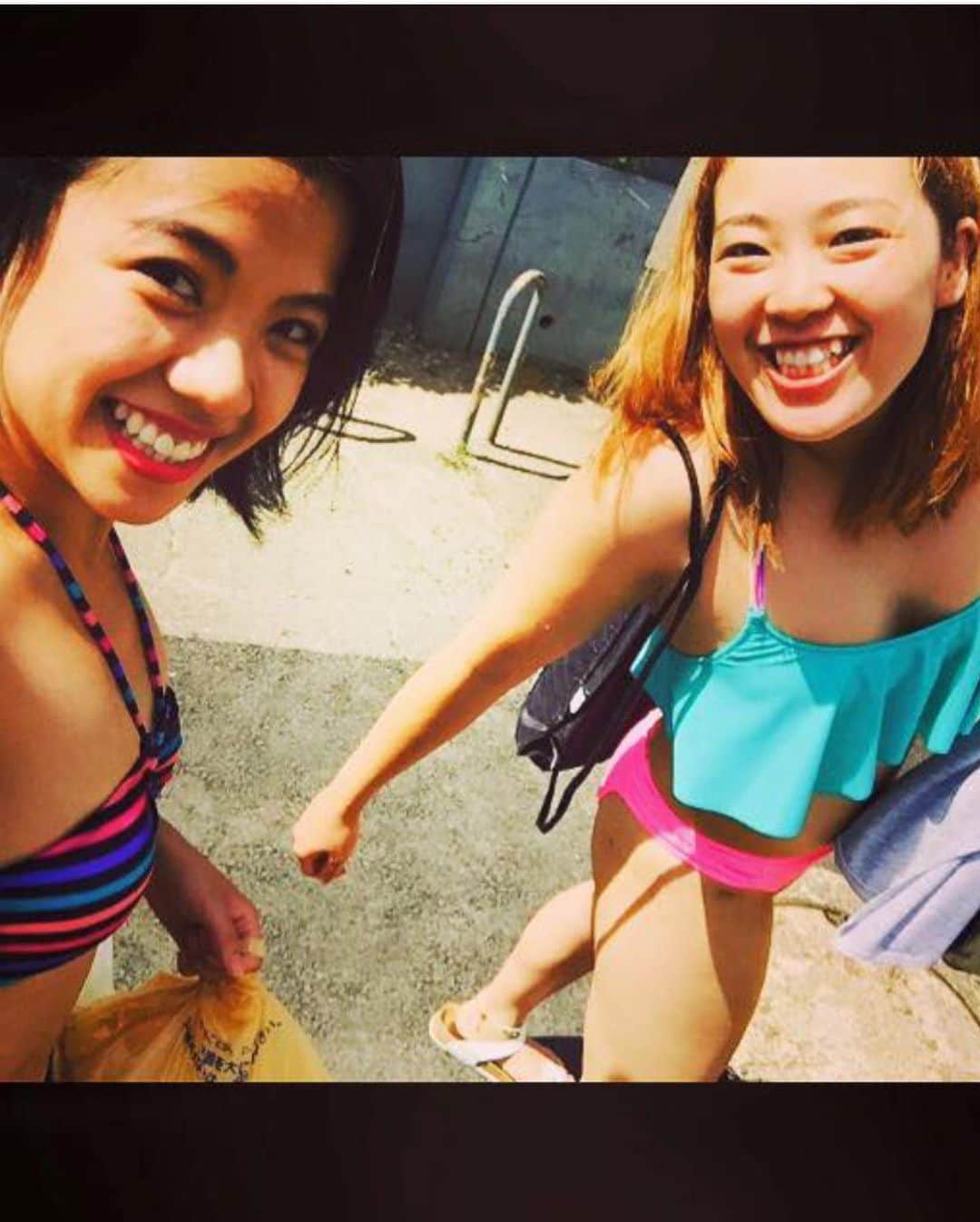 小野美公さんのインスタグラム写真 - (小野美公Instagram)「大好きすぎるあにーとの、約5年近くの同棲が幕を閉じました😂❤️ 普通に寂しすぎて泣く😂笑 デビューする前からも、デビューした後もなにも変わらず、いつも私の心の拠り所で、安定剤🥺💚 毎日の出来事を、毎日一緒におるのにどんなけ話すの？ってぐらい弾丸でいつもなんでも話して、最高に楽しかった😭💓1番辛くて、消えたいって思った時も、冷静に話聞いてくれて、楽しこともアホなことも全部全力😂💚‼️ とりあえず、最高だった！あにーがいなかったら、私はいない笑 それぐらいの愛🧡爆笑 朝のあにーのダーリンからのラブラブ爆音電話攻撃ももう聞けなくなるのか…と思うと寂しい😔。笑 あにーは、美公らしくというものを知ってて、いつも自分の生き方を修正してくれる。”私なんか、私ごとき”の『なんか、ごとき』はいらないと教えてくれた人です💓笑  いい仲間を持つと、人生豊かになりますね😊 最高の出会いに乾杯🙌 一生ありがとう🧡  #びっぐらぶ❤️」7月17日 10時38分 - mikuhead