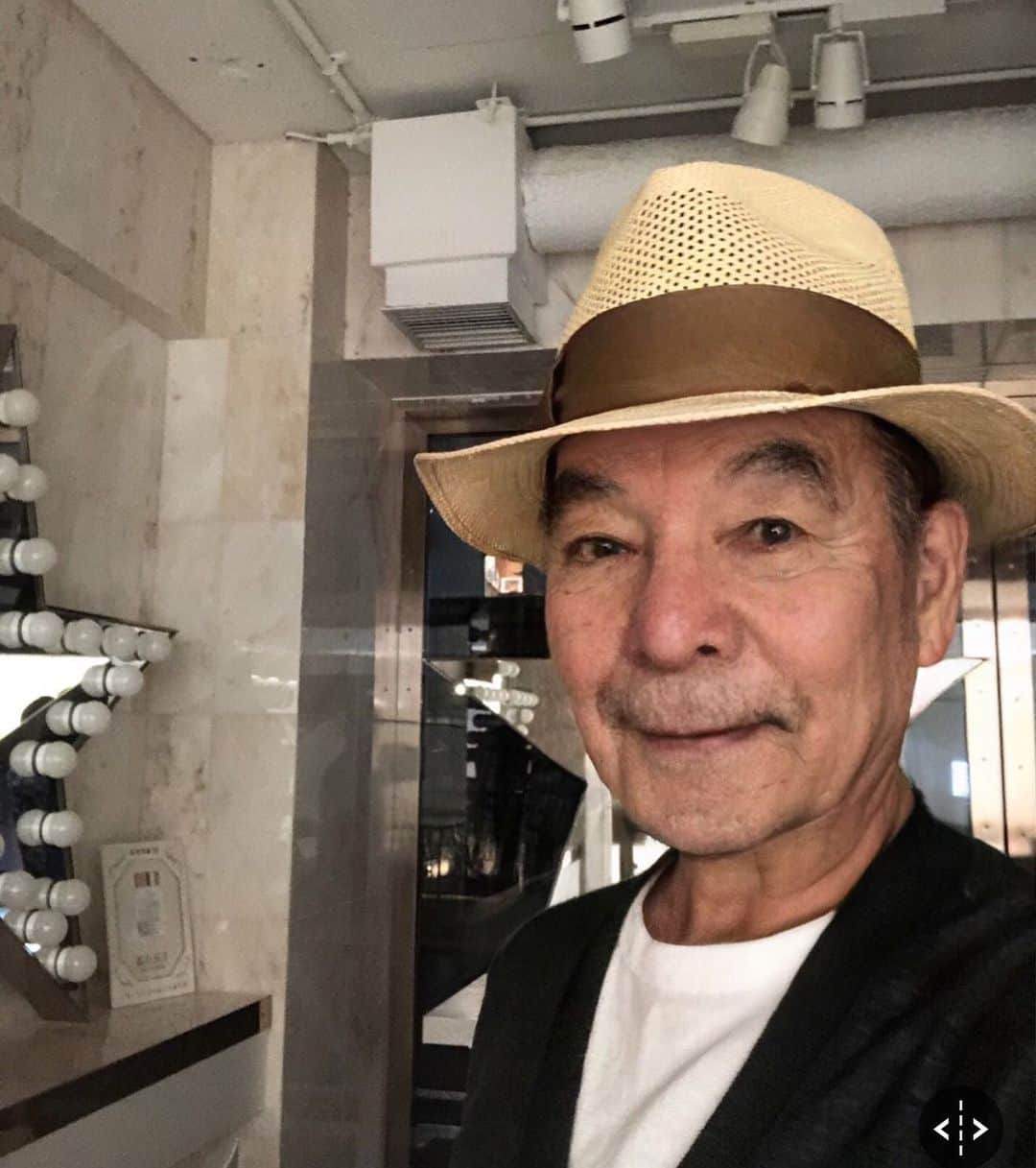 濱田マサルさんのインスタグラム写真 - (濱田マサルInstagram)「face app というアプリがリアル過ぎます。 父にそっくりです。 75歳の父もここまでシワもシミも無いので 写真は86歳位のイメージでしょうか。。 年の取り方を考えてみます🤔」7月17日 9時05分 - hamadamasaru