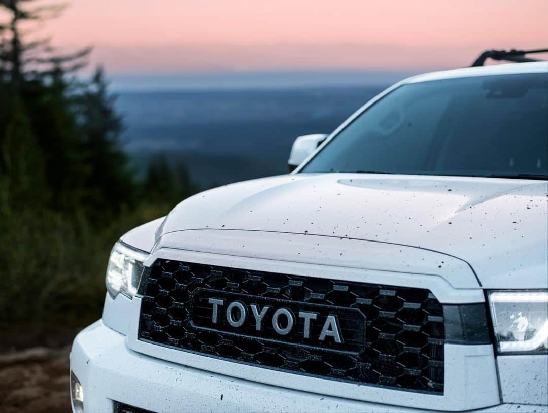 toyotausaさんのインスタグラム写真 - (toyotausaInstagram)「Standard equipment includes a heavy-duty #TRD skid plate, beefy suspension with tuned FOX performance shocks and a Torsen center-locking differential. The 2020 #Sequoia #TRD is coming! #LetsGoPlaces」7月17日 9時06分 - toyotausa