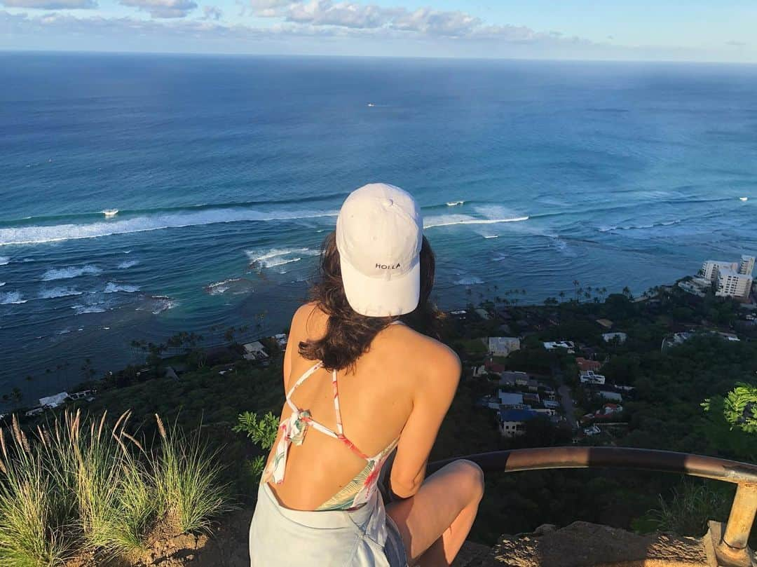 野沢和香さんのインスタグラム写真 - (野沢和香Instagram)「morning hike ⛰ 皆でダイアモンドヘッドに登ってきたよ！  早起きして良かった⤴︎🌴 サンライズのダイアモンドヘッド、最高でした♡ 皆いい顔みれて幸せ！」7月17日 9時22分 - wakanozawa