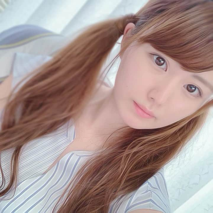 百瀬美鈴のインスタグラム：「びざじぶり゛に゛ づい゛ん゛でーる゛ じだ(ง˘ω˘)ว  #髪型 #ツインテール #自撮り #セルフィー」