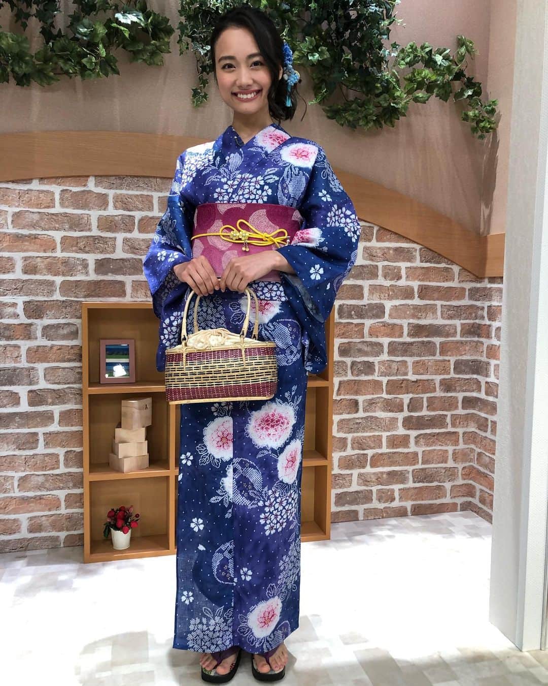 北海道テレビ「イチオシ！モーニング」さんのインスタグラム写真 - (北海道テレビ「イチオシ！モーニング」Instagram)「この夏おすすめの浴衣はアオイロなんだとか。帯や小物でアレンジして自分好みの着こなしを楽しむのもいいですよね。皆さんもいかがですか？ #ルナ #モニプレ #アオイロゆかた」7月17日 9時37分 - htb_ichimoni