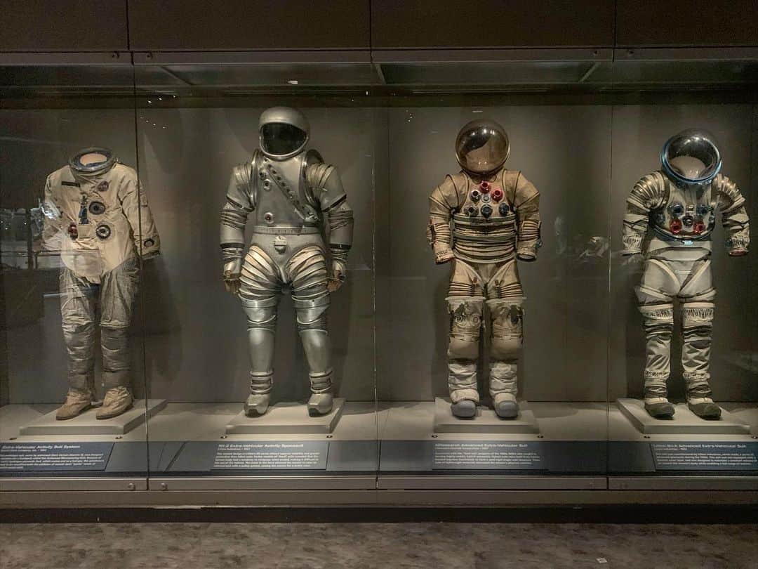 パトリック・J・アダムスのインスタグラム：「Clothes make the man. #nasa #apollo50thgala」