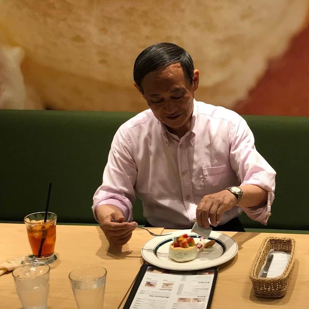 菅義偉のグルメインスタ
