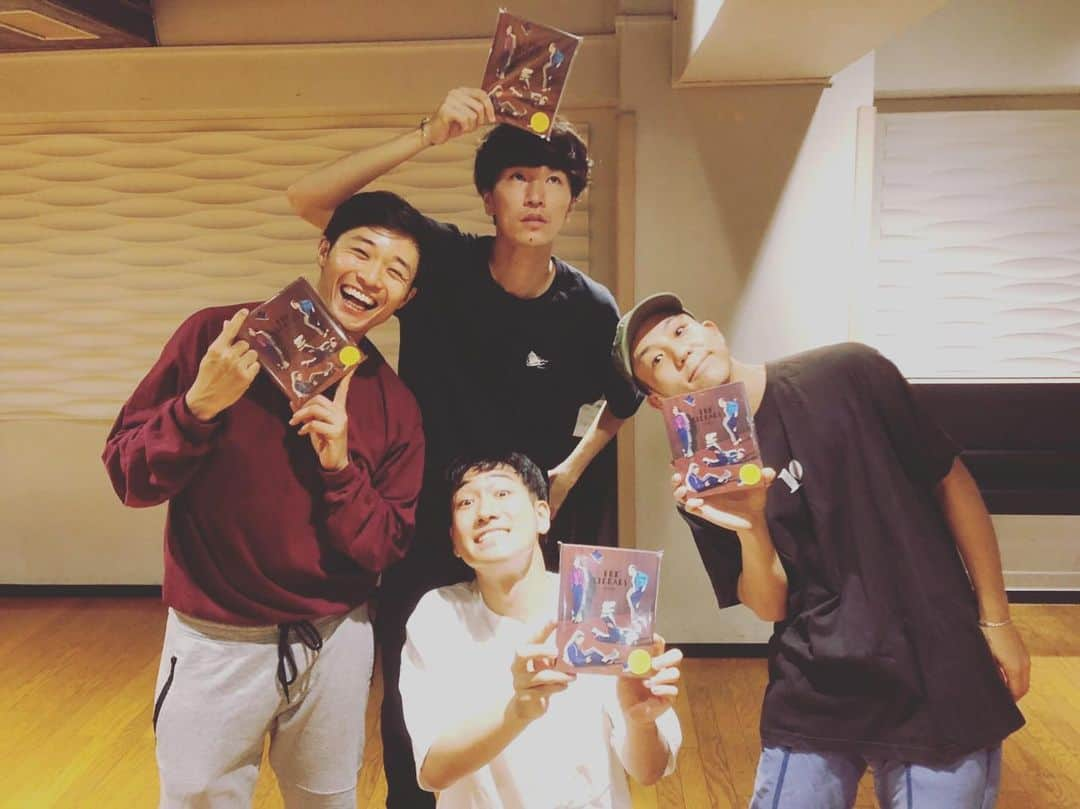 Kazuki Hamamotoさんのインスタグラム写真 - (Kazuki HamamotoInstagram)「本日！ s**t kingz The Library Blu-ray発売日💽✨ 本編はもちろん、s**t kingzの作品作りの雰囲気がもろに出まくってる特典映像や、本編を副音声付きで楽しめる特典も付いてます^_^ ぜひゲットしてお楽しみください✌️ よろしくお願いします！ #stkgz #シッキン #シットキングス #TheLiblary」7月17日 9時42分 - kazukistkgz