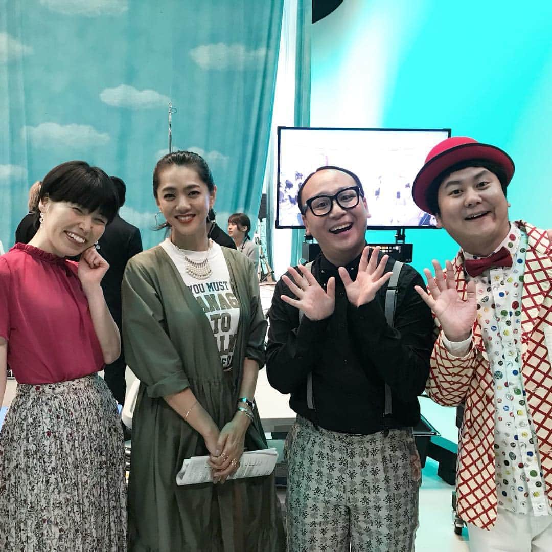 のインスタグラム：「昨夜はAKBINGOのオンエアでした❣️ #AKB48 メンバーによるファッションバトルの審査員を 尼神インターの誠子ちゃんと @seiko_1204  #トレンディエンジェル の #たかしさん とやらせていただきました❣️ 写真は MCの#ウーマンラッシュアワーの #中川パラダイスさん も 村本さんはまだ収録中だったので一緒に写ってないの〜💦 #AKBメンバー が テーマに合わせた私服でコーデ頑張っておしゃれしてきて みんな可愛かったよ🥰👚👗 いつも衣装だからそれぞれの個性が見える私服は見ていて楽しかった❣️ 来週も続きのオンエアあります！ 毎週、火曜のよる24時59分から #AKBINGO」