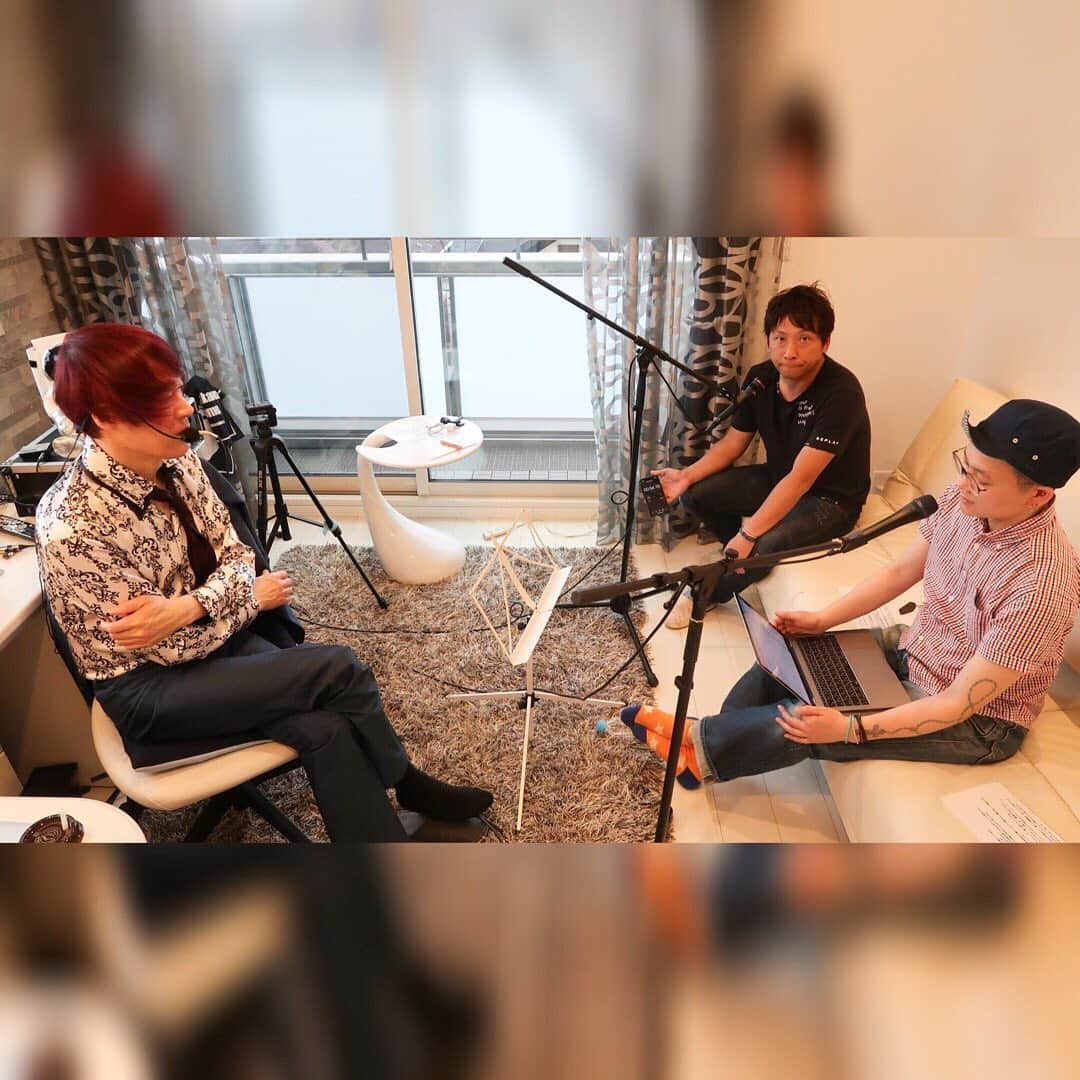 のインスタグラム：「今夜18:30〜はラジオノオトです！！ #fm川口 でお待ちしております♪ @susumu_nishikawa_5 @kab_kairakudo @hds164 #イツカノオト #西川進 #KAB. #コバヤシヒロシ #ツインボーカル  #ボーカル #シンガー #シンガーソングライター #ギタリスト #ギター #シェアワセ #ハッピー #ラジオ #happy #smile #love #loveu #sherethelove #twinvocal #vocal #singer #singersongwriter #guitarist #guitar #radio」