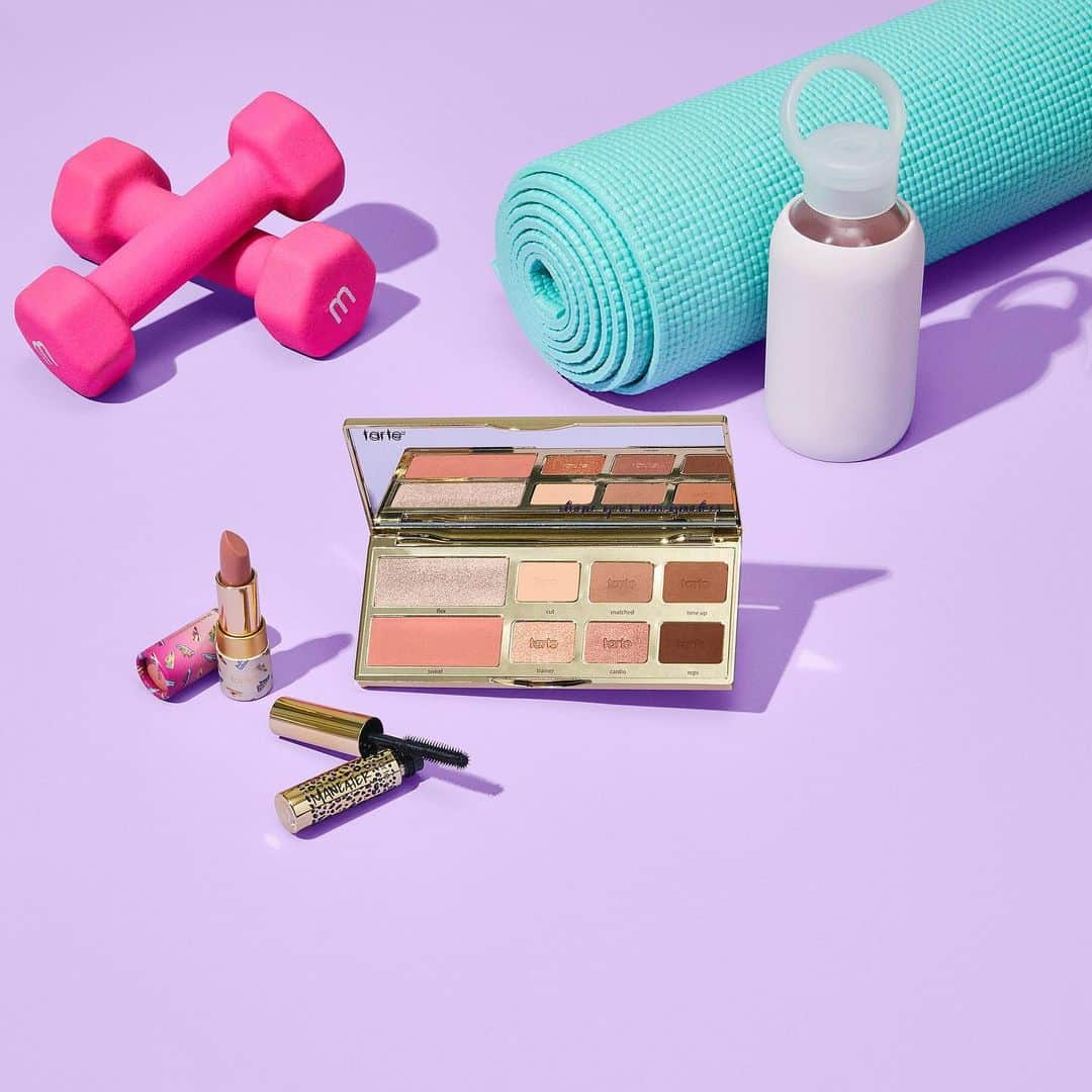 Tarte Cosmeticsさんのインスタグラム写真 - (Tarte CosmeticsInstagram)「It’s a beautiful day to be a tartelette! 💜 INTRODUCING our NEW #whitneyxtarte set in collaboration with @whitneyysimmons! 🏋️‍♀️ This set comes with ALL the essentials to take you from sweat-sesh to profesh for just $35 USD (a $62 value!!): 💪 8-shade warm-tone eye & cheek palette 💪 full-size limited-edition glide & go buttery lipstick in bare bud 💪 deluxe maneater™ voluptuous mascara Grab your #whitneyxtarte set NOW on tarte.com! #doubledutybeauty #busygirlbeauty」7月17日 10時11分 - tartecosmetics