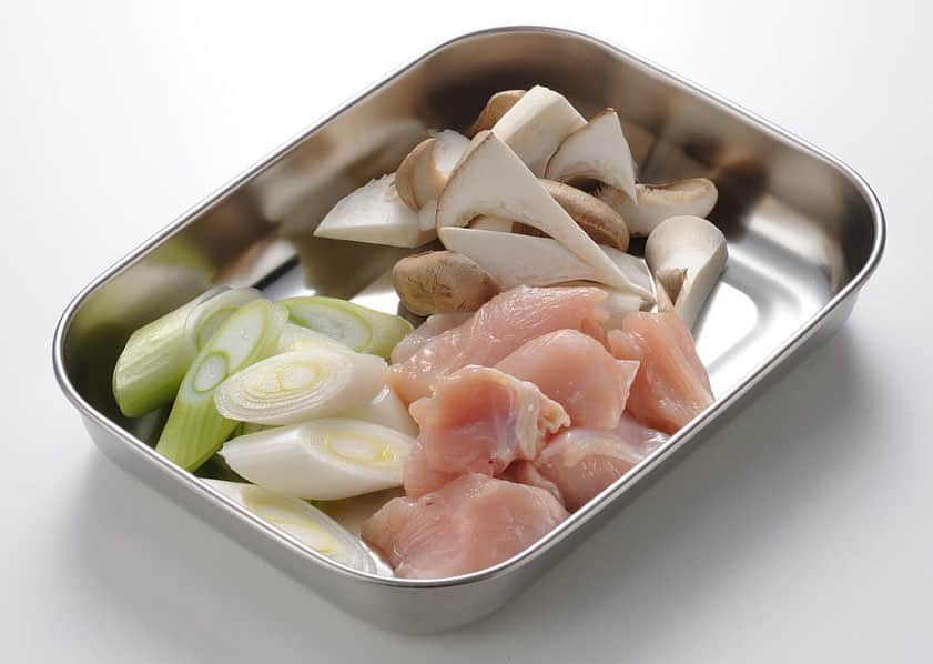 UchiCookのインスタグラム：「A trio of stainless steel trays you need ✨ Complete with three compartments with lids and a drying rack. 18/8 stainless steel body will not rust, crack, or chip.  www.uchicook.com/shop ♨️ — #uchicook #stainlesssteel #trayset #breadingtray #foodsaver #foodcontainer #bpafree #cookingutensils #kitchenware」