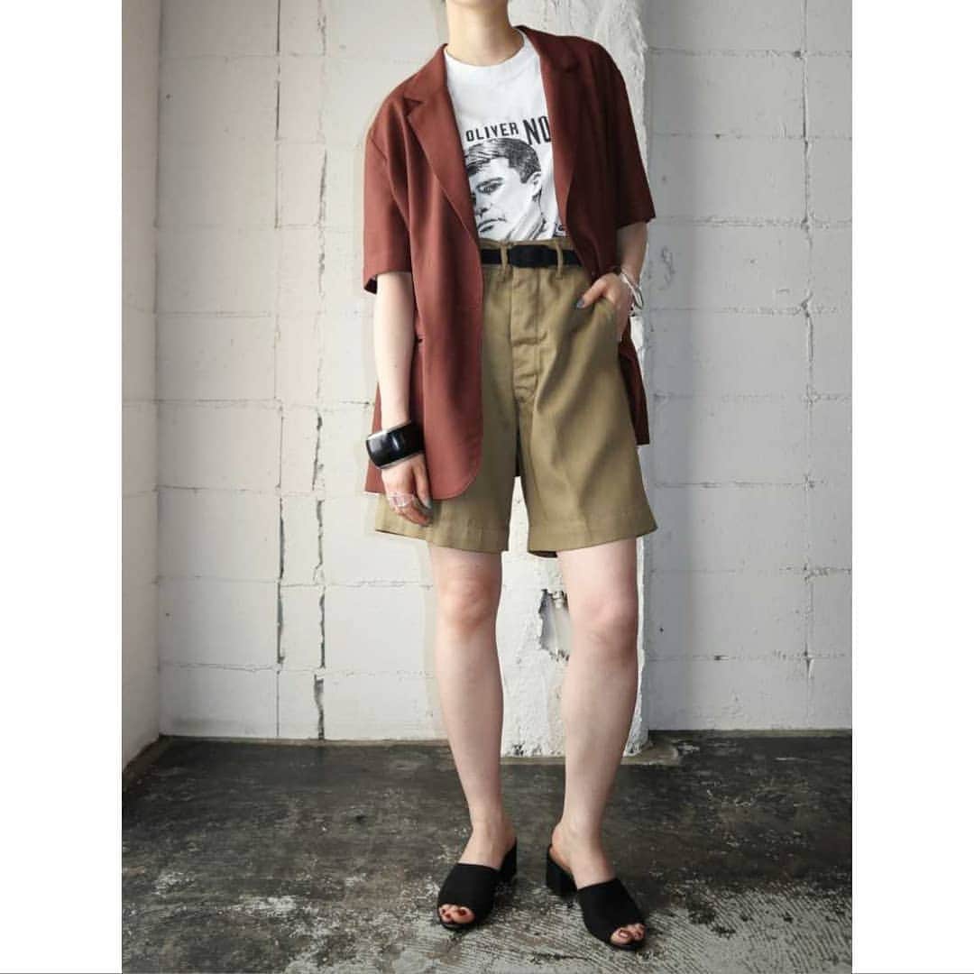 吉祥寺 古着屋 Orfeoのインスタグラム：「Short Sleeve Jacket ×Shorts Style  #orfeo #kichijoji #tokyo #vintage #used #fashion #coordinate #outfit #オルフェオ #吉祥寺 #東京 #古着 #古着屋 #ヴィンテージ #ユーズド #ファッション #コーディネート  掲載商品のお問い合わせはメールにて承っております。コメント、DMでのお問い合わせは受け付けておりませんのでご了承ください。」