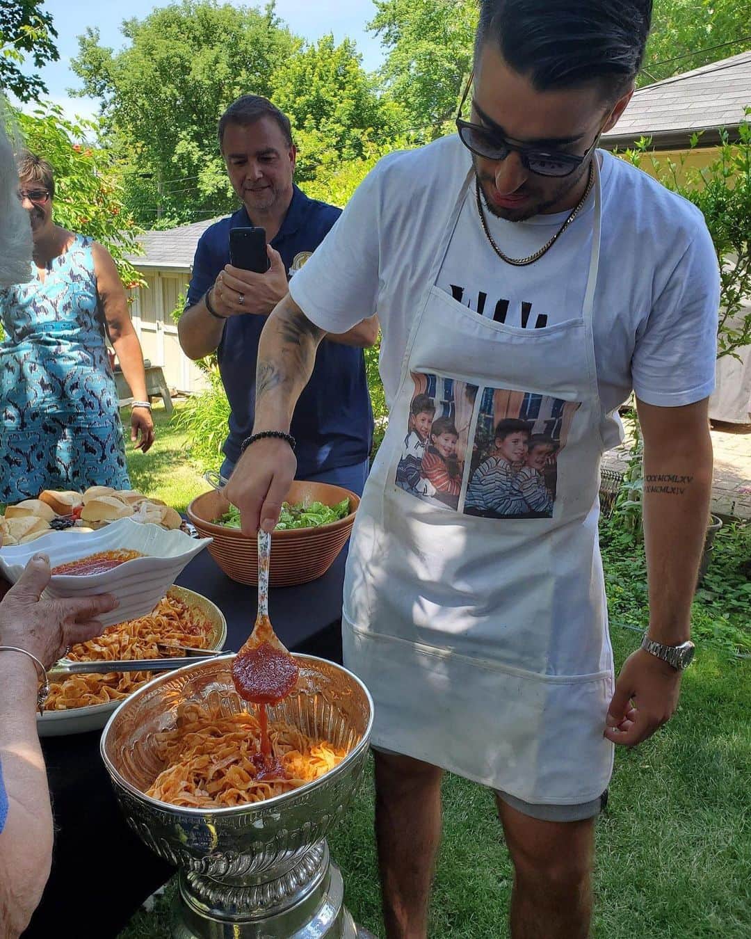 NHLさんのインスタグラム写真 - (NHLInstagram)「Alex Pietrangelo and Robby Fabbri exploring all the #StanleyCup's pasta-bilities! 🍝 (🎥 @stlouisblues)」7月17日 1時34分 - nhl