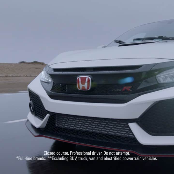 のインスタグラム：「Happy National #StickShiftDay! 🚗💨 Honda is the only brand* in America to offer a manual on all of its core car models.**」