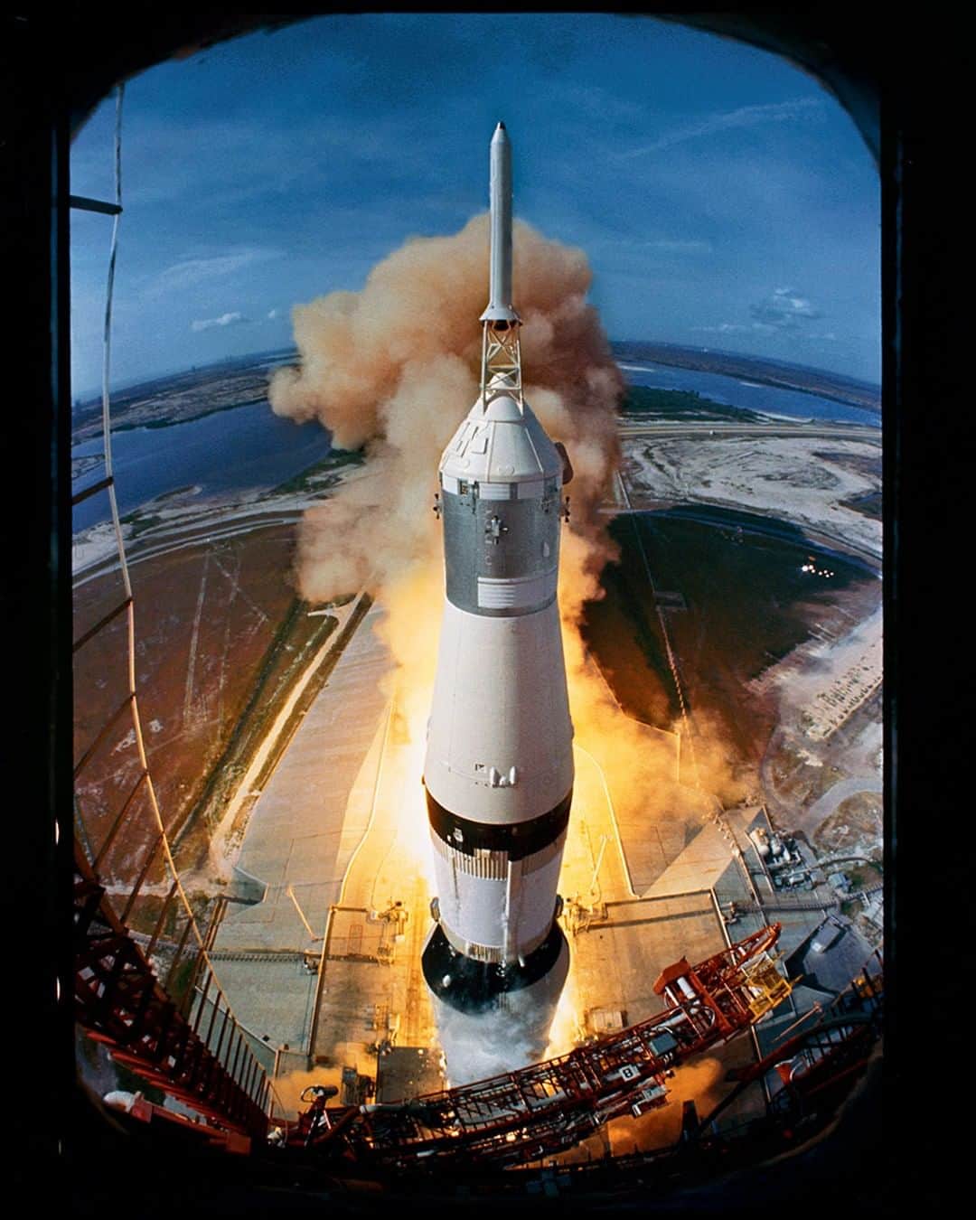 lifeさんのインスタグラム写真 - (lifeInstagram)「50 years ago today on July 16, 1969 - Saturn V rocket lifting the Apollo 11 astronauts towards their manned mission to the Moon. This iconic photograph was taken by the great LIFE photographer Ralph Morse. No photographer spent more time with the Apollo 11 astronauts — especially in the months leading up to the history-making, world-changing July 1969 moon landing — than LIFE magazine’s Ralph Morse, who chronicled the crew’s public and private lives as rigorously as he’d done for earlier NASA missions. (Morse spent so much time with the Mercury 7, for example, that John Glenn dubbed him “the eighth astronaut.”) #LIFElegends #Apollo11 #NASA #RalphMorse」7月17日 1時42分 - life