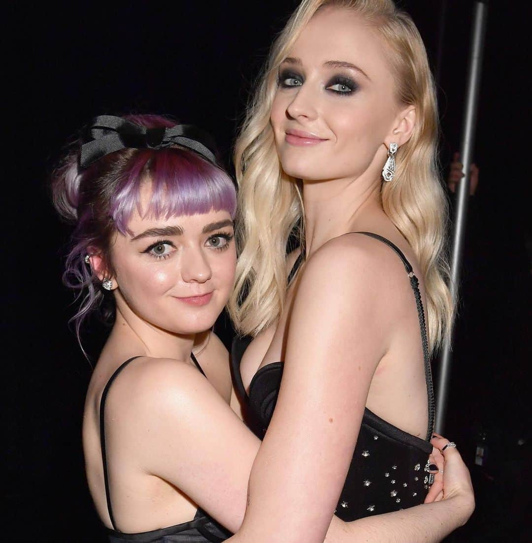 Teen Vogueさんのインスタグラム写真 - (Teen VogueInstagram)「We stan an Emmy-nominated pair of best friends!! 🤩 @maisie_williams and @sophiet are just two of #GameOfThrones's record-breaking number of 2019 nominees—the most ever for a single season of TV. See the full list of nominations at the link in bio.」7月17日 1時57分 - teenvogue