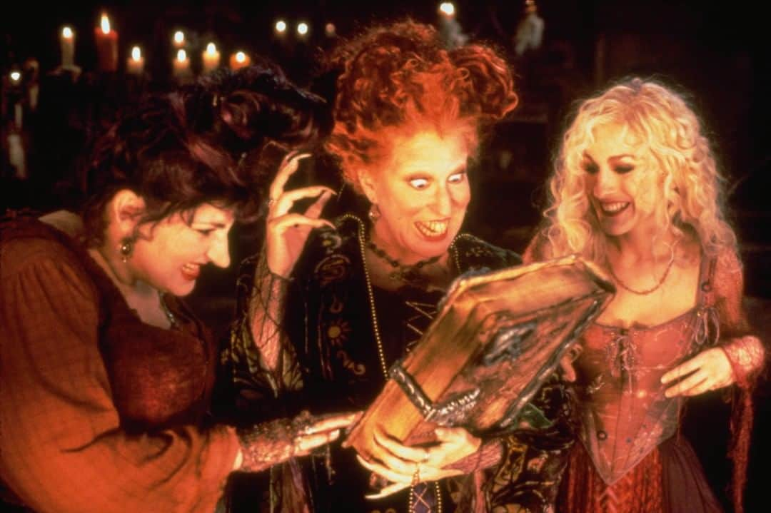 Disneyさんのインスタグラム写真 - (DisneyInstagram)「On this day in 1993, Hocus Pocus first cast a spell on you! Which witch is your favorite?」7月17日 2時00分 - disney