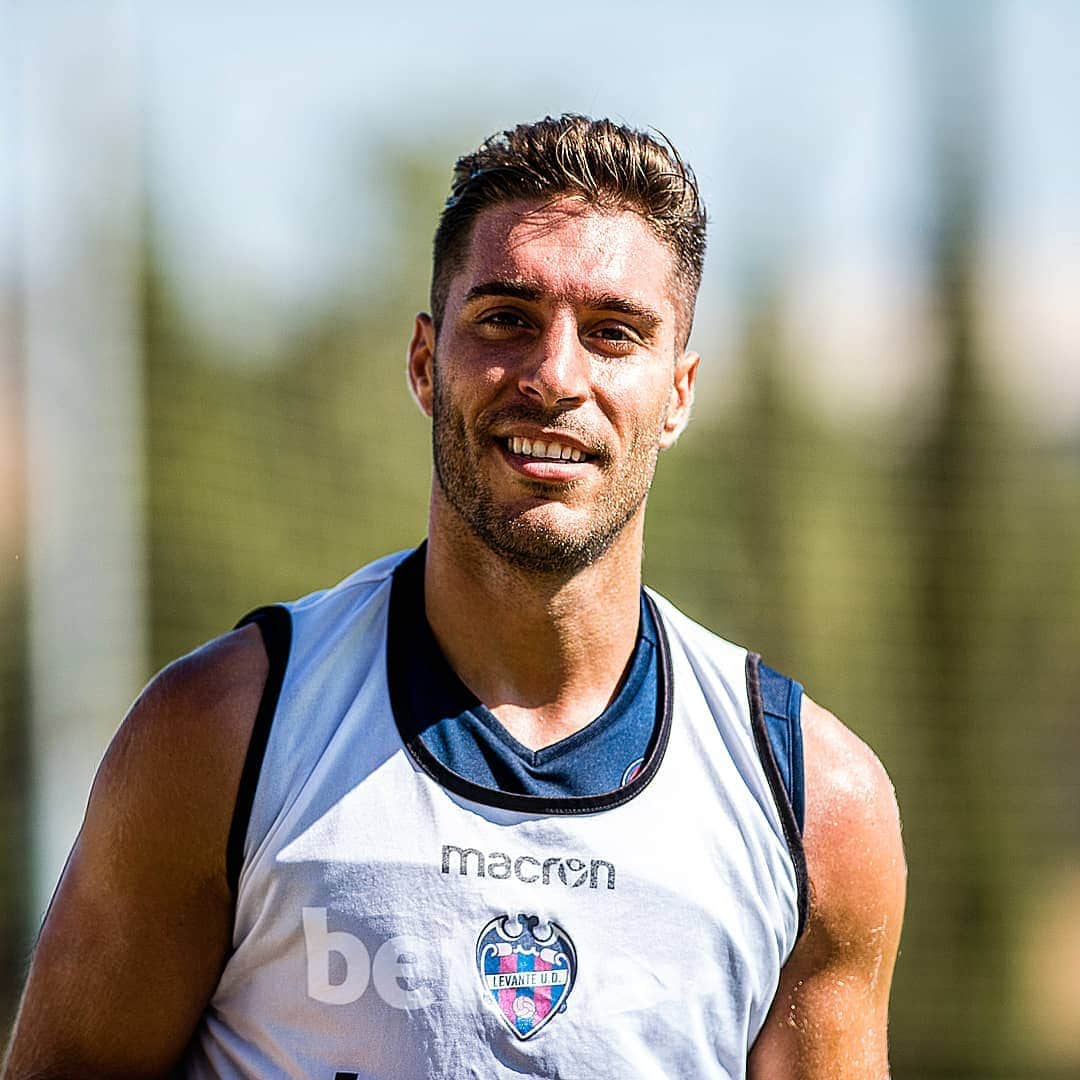 レバンテUDさんのインスタグラム写真 - (レバンテUDInstagram)「🙂 #PreSeason ---- #MachoLevante #LevanteUD #LaLiga #laligasantander #Futbol #Football #110AñosDeResistencia #OrgullGranota #LUDInside」7月17日 2時01分 - levanteud