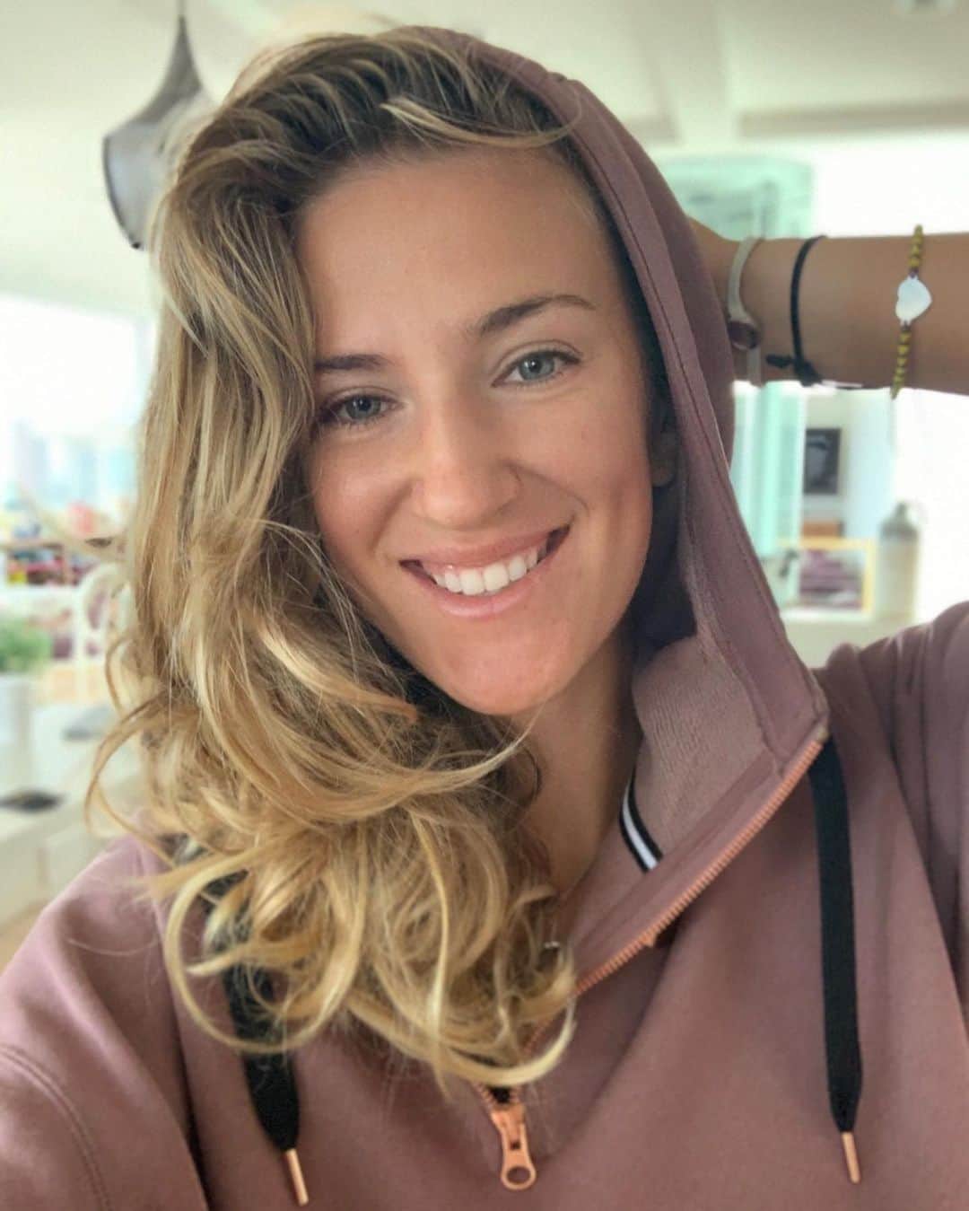 ビクトリア・アザレンカのインスタグラム：「🙃🙂」