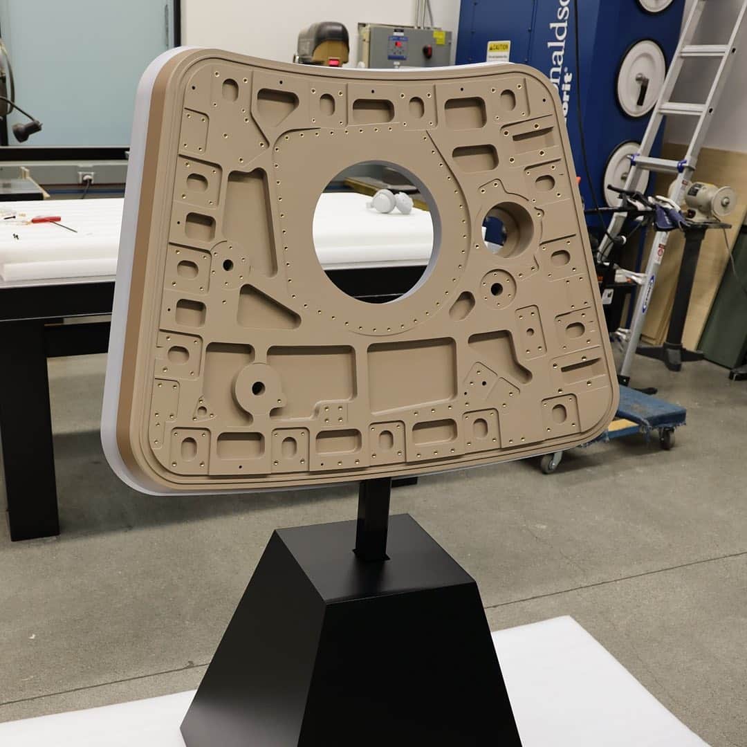 Microsoftさんのインスタグラム写真 - (MicrosoftInstagram)「As a part of @therealadamsavage's Project Egress, a dozen members of Microsoft's Advanced Prototyping Center designed, measured, drilled and welded a full-size replica of the #Apollo11 hatch door on the Columbia command module.⁣ ⁣ In honor of Apollo 11’s moon landing, the replica will serve as a canvas for a live build on July 18 of the iconic spacecraft hatch at the Smithsonian’s National Air and Space Museum in Washington, D.C.」7月17日 2時09分 - microsoft
