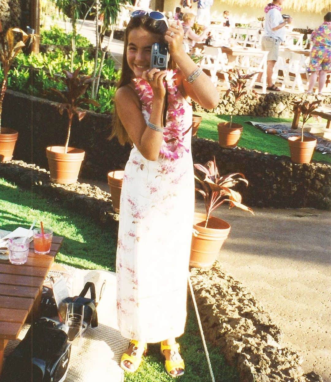 カミーラ・ベルさんのインスタグラム写真 - (カミーラ・ベルInstagram)「Always behind that camera 🎥 📷 (Also, take me back to Hawaii please ?🤪)」7月17日 2時47分 - camillabelle