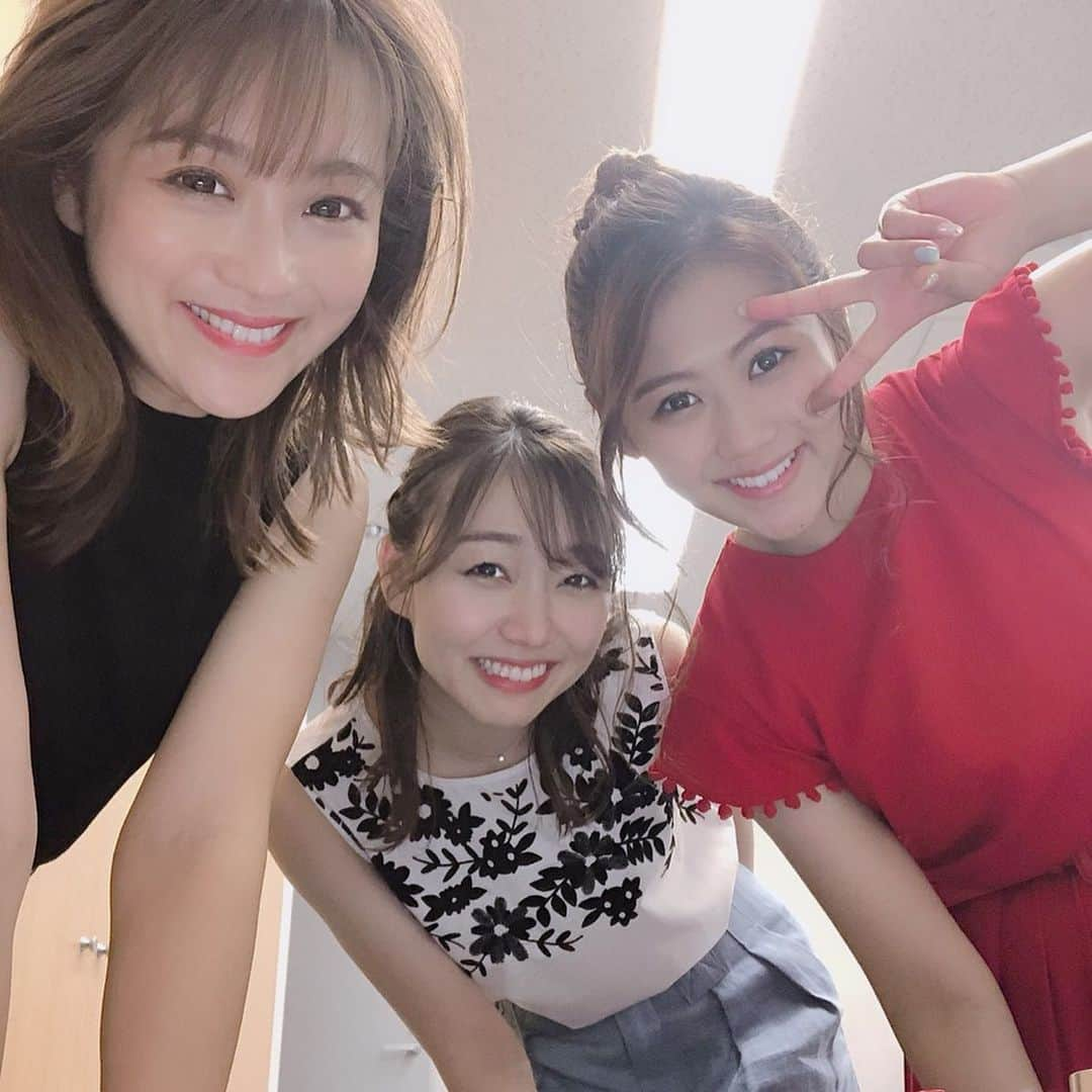 須田亜香里さんのインスタグラム写真 - (須田亜香里Instagram)「発売中の大島優子さん表紙の #FLASH 見てね！ NGなしのスタンスで頑張る理由などたくさん話しました！ 二人がヤバめのオフショットを載せてるので、私は（1枚目だけ）イイ女風の載せておきますね🙄  #いい女風 #パンスト破り #パンスト相撲 #変顔 #ツインプラネット」7月17日 2時52分 - akarisuda