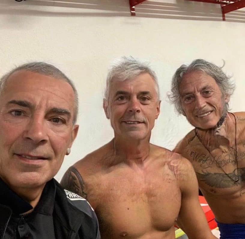 ルイージ・セーペのインスタグラム：「aspettavano il bomber..... @robertoingleseofficial 😅」