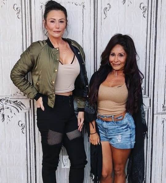 ニコール・ ポリッツィのインスタグラム：「Jwoww & Coco」