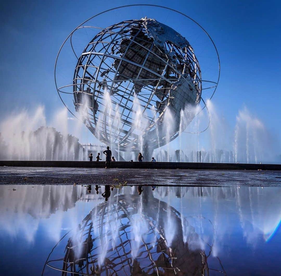 のインスタグラム：「The Unisphere in Flushing Meadows Corona Park in Queens, captured by the talented @nyclovesnyc  #bondno9 #bondno9ny #newyork #newyorkcity #nyc #queens #flushingmeadows #flushingmeadowpark #park #summer #fragrance #perfume #love」
