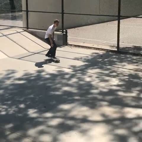 オルタモントのインスタグラム：「@jasonsalillas floating around NYC 🛸 // 📹: @vntier // #CFADC」
