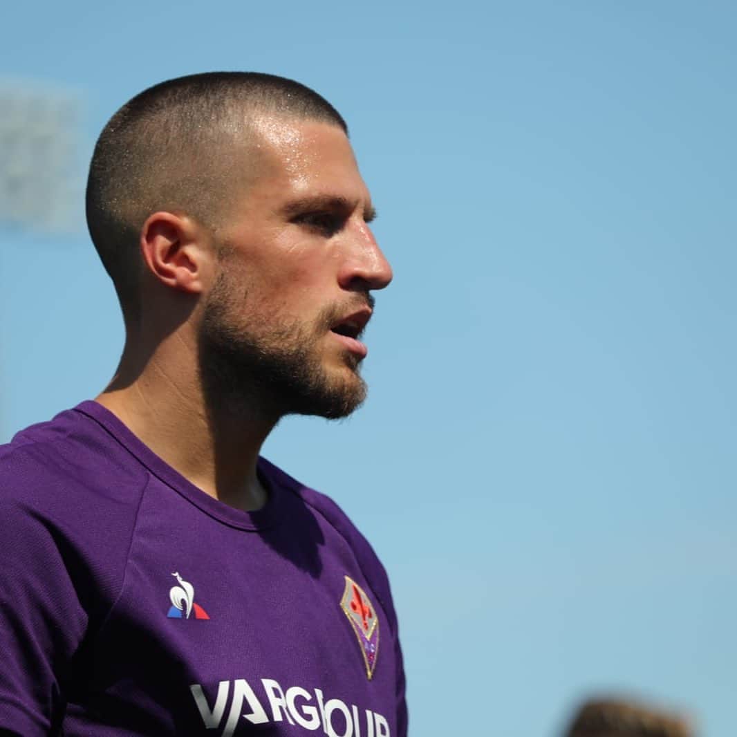のインスタグラム：「Day 4, Chicago. Training camp. Si parte da lontano per arrivare all obbiettivo!! ⚜️#firenze #fiorentina #preseason #chicago」