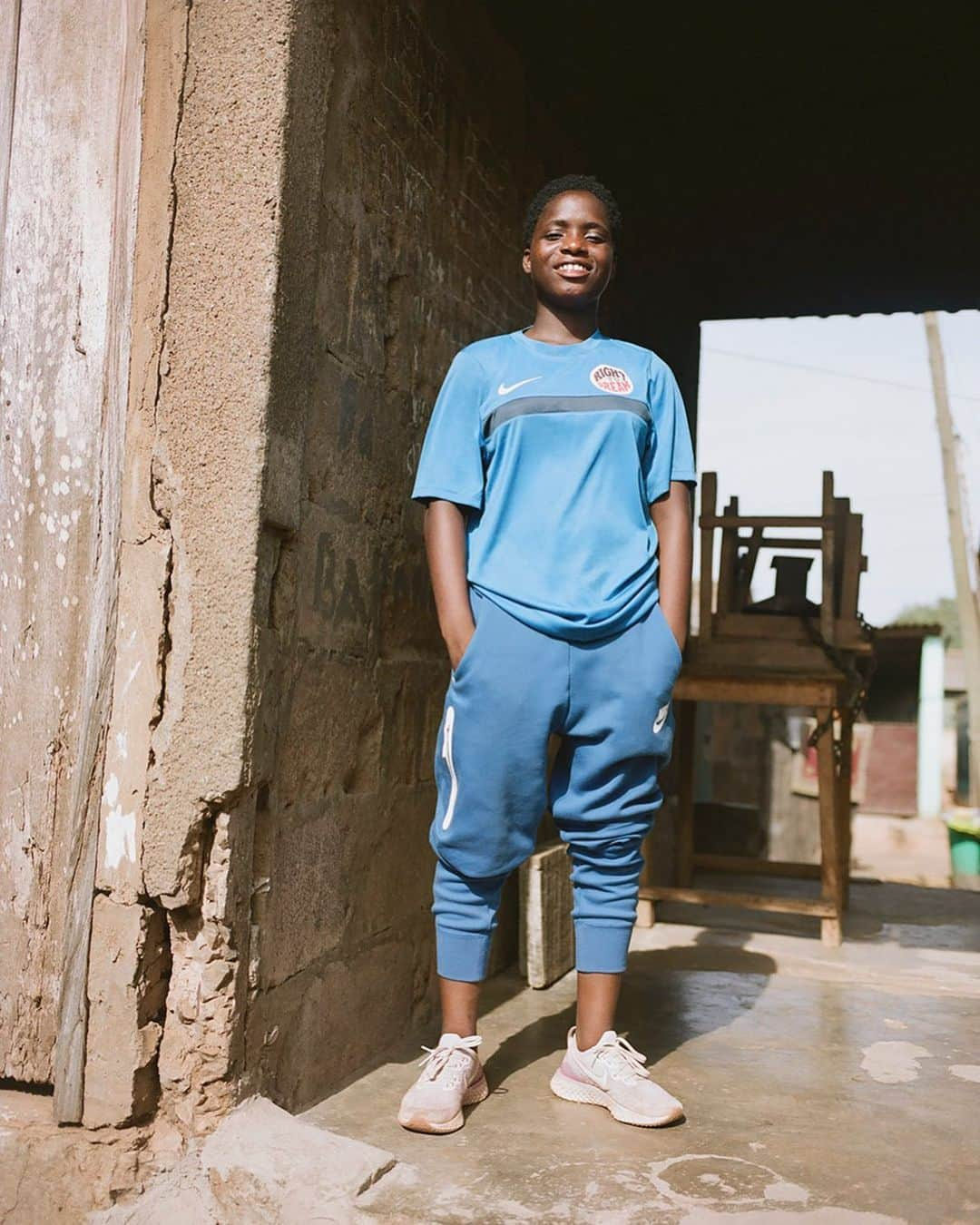 NIKEさんのインスタグラム写真 - (NIKEInstagram)「“When you stop thinking about things that have happened in the past and focus on this moment, you achieve greatness. Your destiny is in your hands.” Precious trains at Right to Dream Academy—the first women’s football academy in West Africa. On and off the pitch, she’s proving that young women can take control of their lives and achieve incredible things.  Follow her story in "Spit Fire, Dream Higher"—our latest collaboration with @adwoaaboah and @gurlstalk.」7月17日 3時34分 - nike