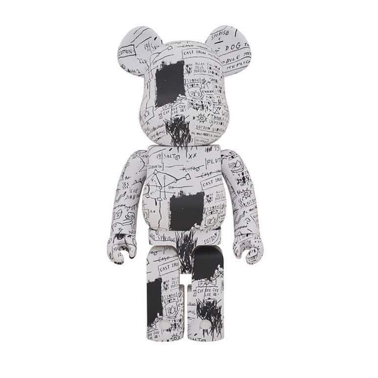 HYPEBEASTさんのインスタグラム写真 - (HYPEBEASTInstagram)「@hypebeastart: @medicom_toy’s ongoing collaborative partnership with the Jean-Michel Basquiat estate continues with new BE@RBRICK collectibles. The figures celebrate the artist’s iconic style, showcasing Basquiat’s signature scrawlings, letterforms, and figurations. The figurines are available now arrive in 100%, 400%, and 1000% sizes for purchase now via @medicom_toy’s web store for around $110 USD and $445 USD. Photo: Medicom Toy」7月17日 3時56分 - hypebeast